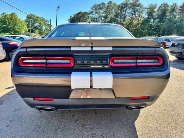 2016 Dodge Challenger SXT Plus
