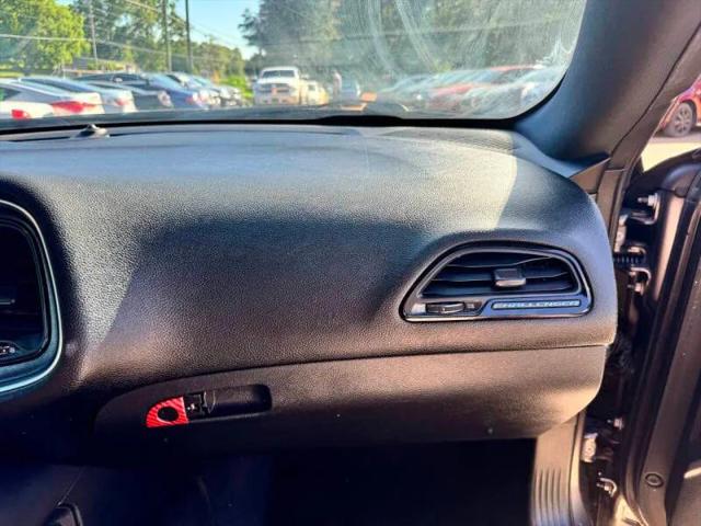 2016 Dodge Challenger SXT Plus