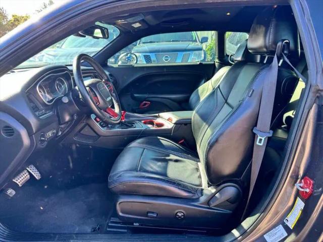 2016 Dodge Challenger SXT Plus