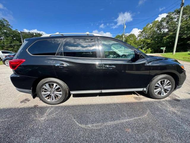 2017 Nissan Pathfinder SL