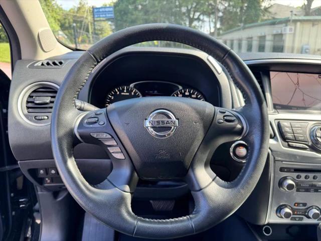 2017 Nissan Pathfinder SL