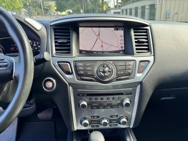 2017 Nissan Pathfinder SL