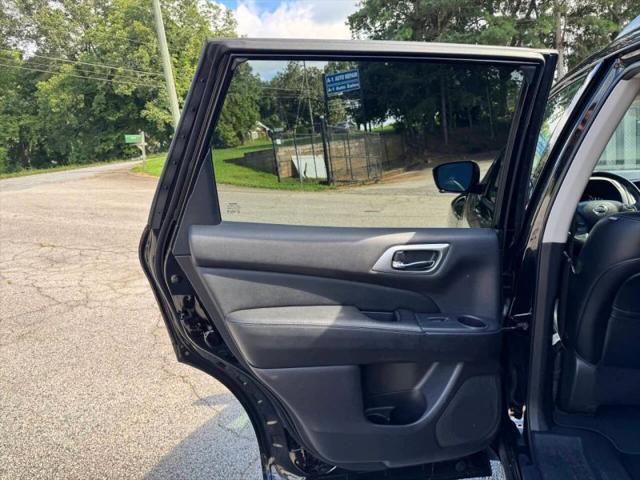 2017 Nissan Pathfinder SL