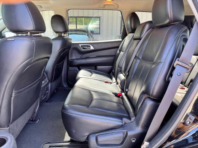 2017 Nissan Pathfinder SL