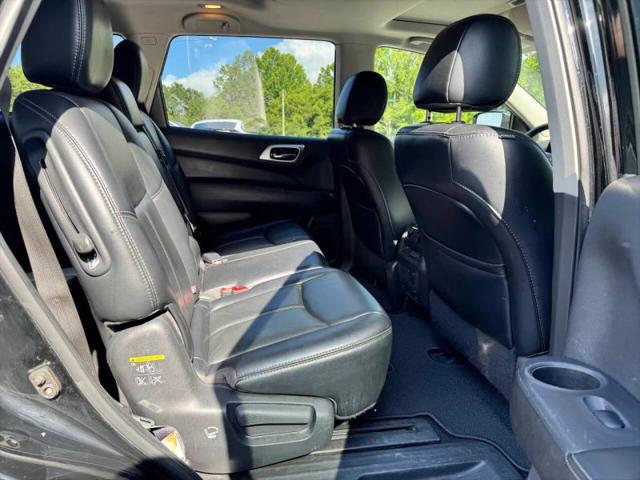 2017 Nissan Pathfinder SL