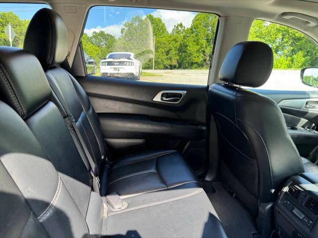 2017 Nissan Pathfinder SL