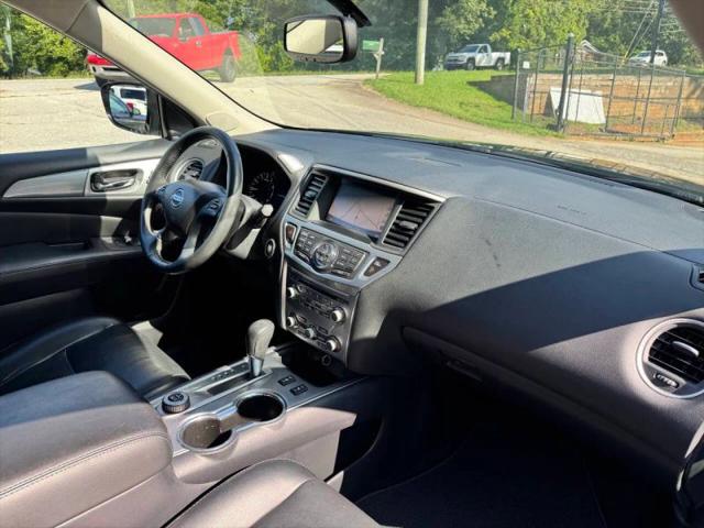 2017 Nissan Pathfinder SL
