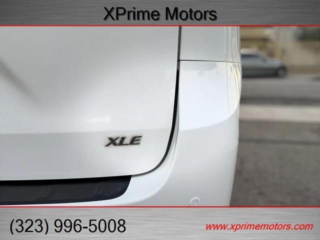 2012 Toyota Sienna XLE V6 8 Passenger