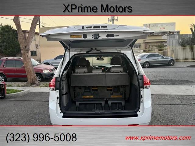 2012 Toyota Sienna XLE V6 8 Passenger