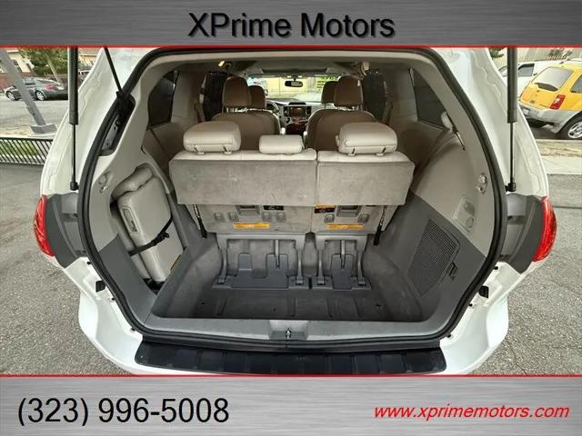 2012 Toyota Sienna XLE V6 8 Passenger
