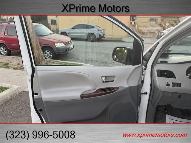 2012 Toyota Sienna XLE V6 8 Passenger