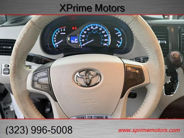 2012 Toyota Sienna XLE V6 8 Passenger