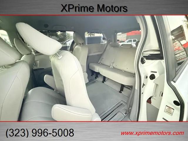 2012 Toyota Sienna XLE V6 8 Passenger