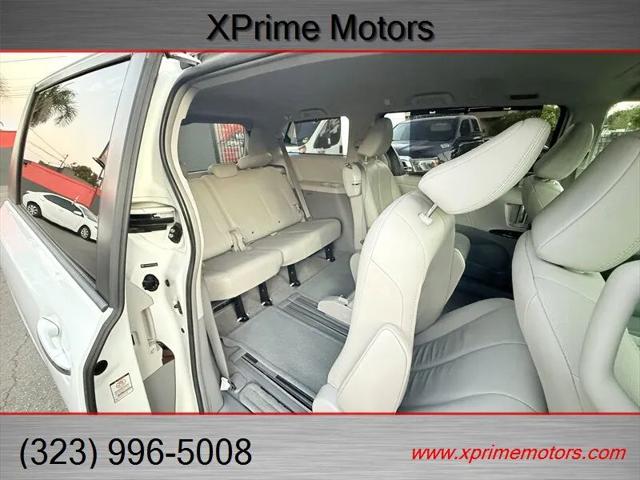 2012 Toyota Sienna XLE V6 8 Passenger