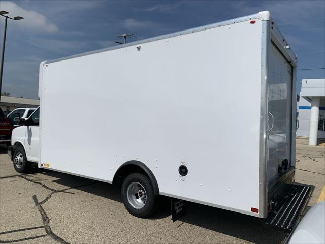 2025 GMC Savana Cutaway Work Van