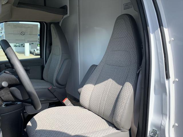 2025 GMC Savana Cutaway Work Van
