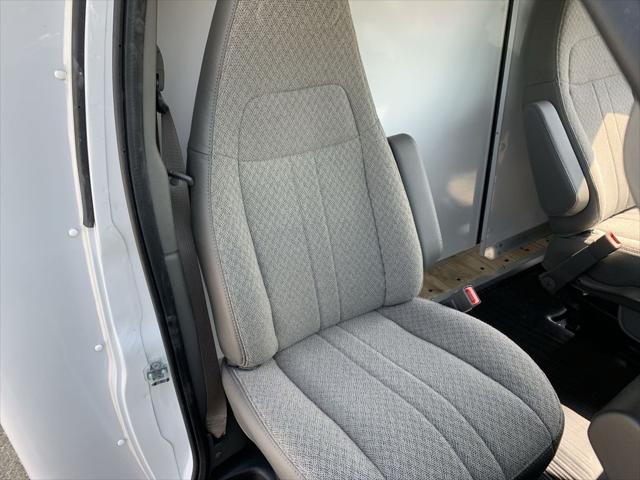 2025 GMC Savana Cutaway Work Van