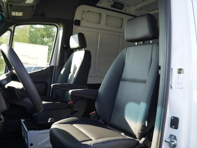 2025 Mercedes-Benz Sprinter 2500 Standard Roof 4-Cyl Diesel HO