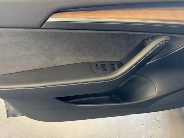 2022 Tesla Model 3 Rear-Wheel Drive