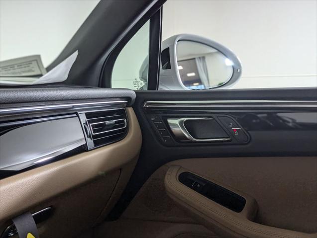 2026 Porsche Macan Unknown
