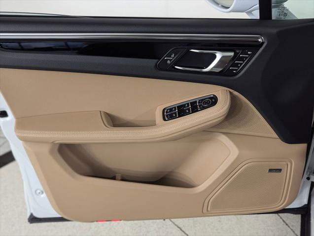 2026 Porsche Macan Unknown