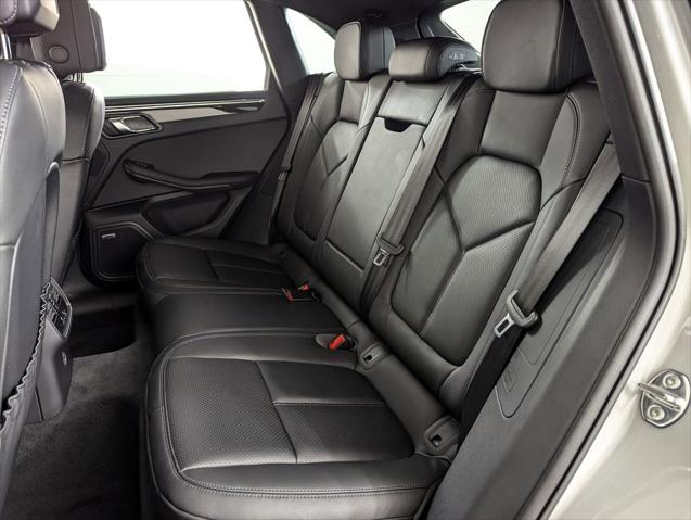 2026 Porsche Macan Unknown