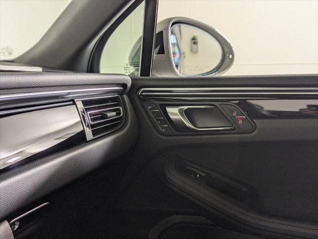 2026 Porsche Macan Unknown