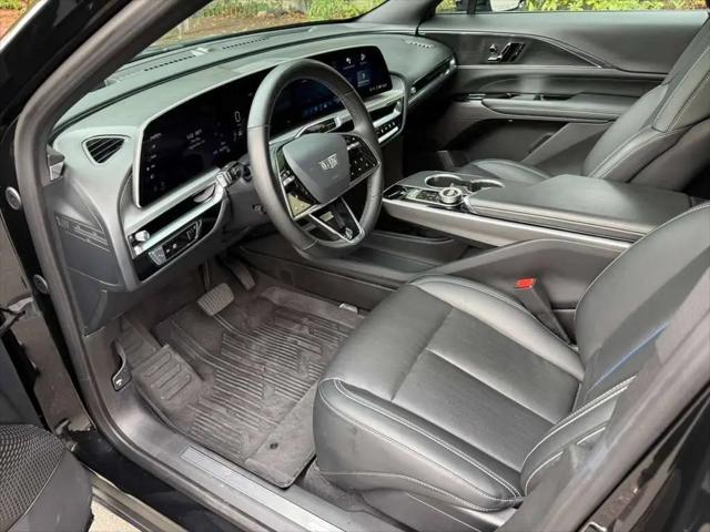 2024 Cadillac iQ Luxury w/1SC