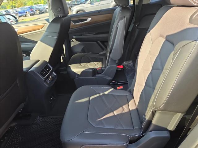 2026 Volkswagen Atlas SE with Technology