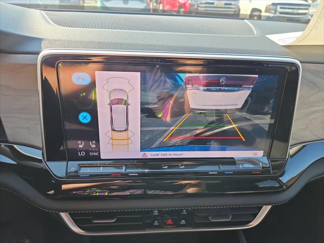 2026 Volkswagen Atlas SE with Technology