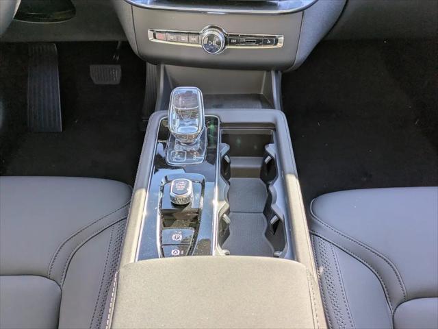 2026 Volvo XC90 Core, B5 AWD Gas (mild hybrid), Gasoline, Bright, 7 Seats