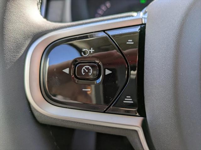 2026 Volvo XC90 Core, B5 AWD Gas (mild hybrid), Gasoline, Bright, 7 Seats