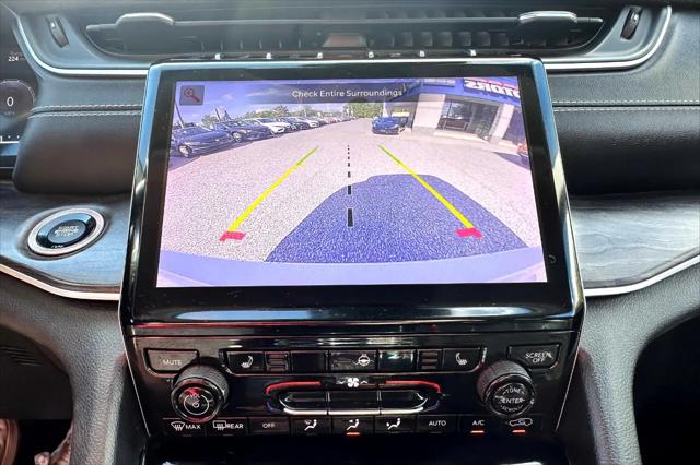2023 Jeep Grand Cherokee L Limited 4x4