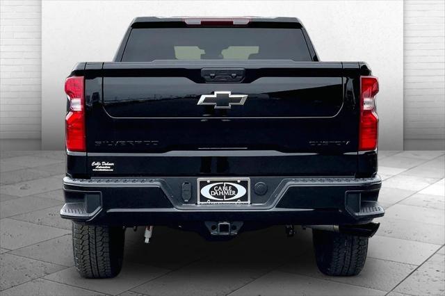 2026 Chevrolet Silverado 1500 4WD Crew Cab Short Bed Custom Trail Boss