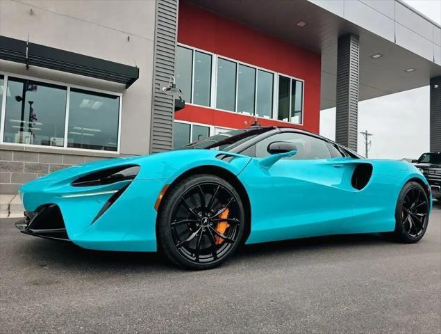 2025 McLaren Artura Performance