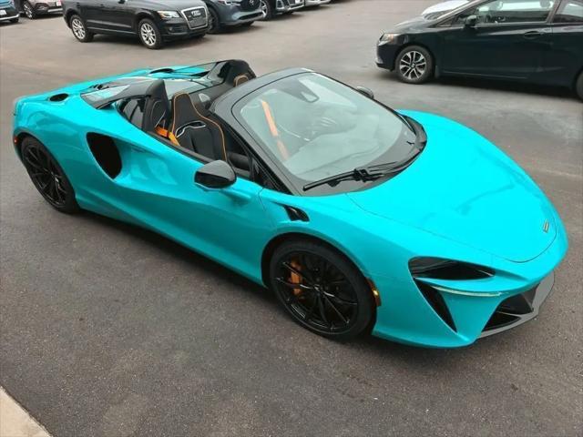 2025 McLaren Artura Performance