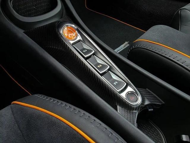 2025 McLaren Artura Performance