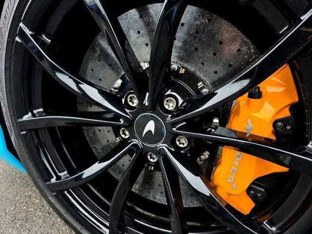 2025 McLaren Artura Performance