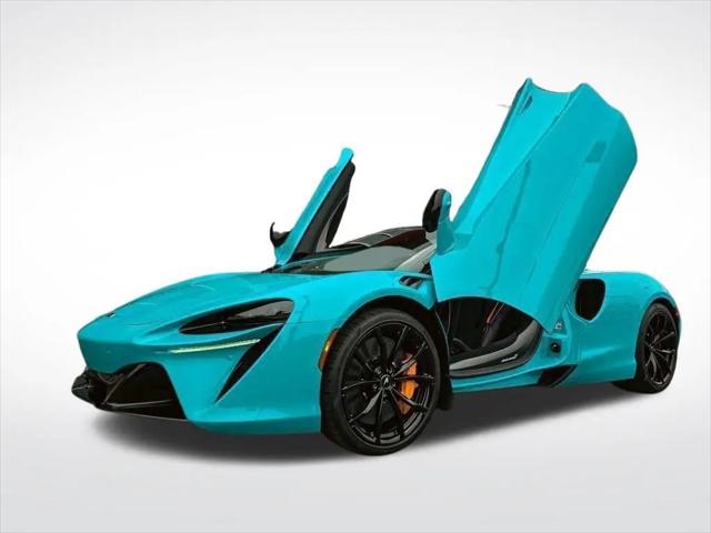 2025 McLaren Artura Performance