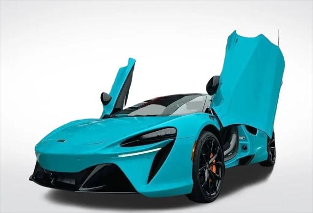 2025 McLaren Artura Performance