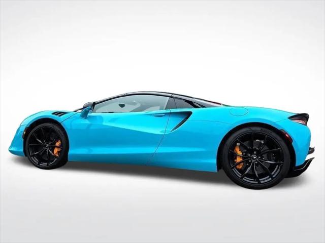 2025 McLaren Artura Performance