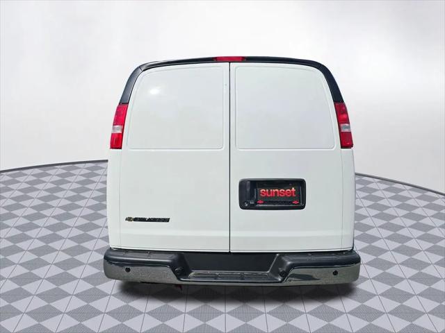 2025 Chevrolet Express Cargo Van RWD 2500 Regular Wheelbase WT