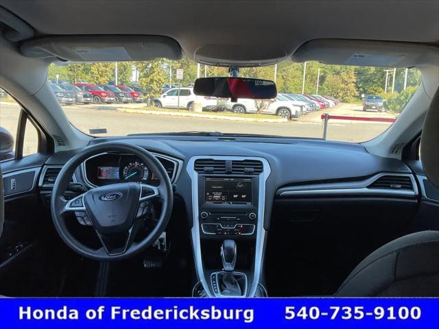 2016 Ford Fusion SE