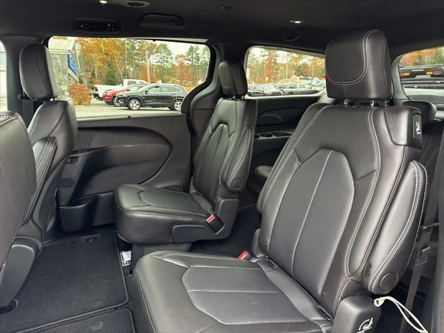 2026 Chrysler Pacifica Select AWD