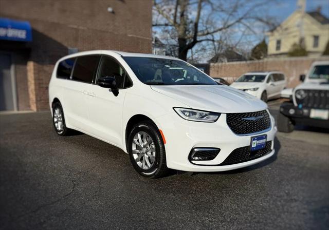 2026 Chrysler Pacifica PACIFICA SELECT AWD