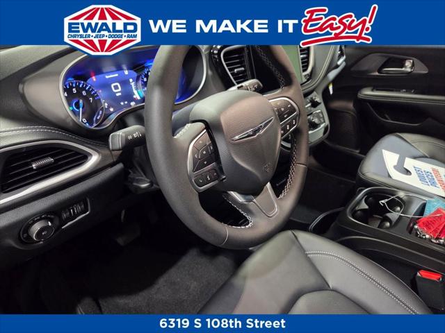 2026 Chrysler Pacifica PACIFICA SELECT AWD