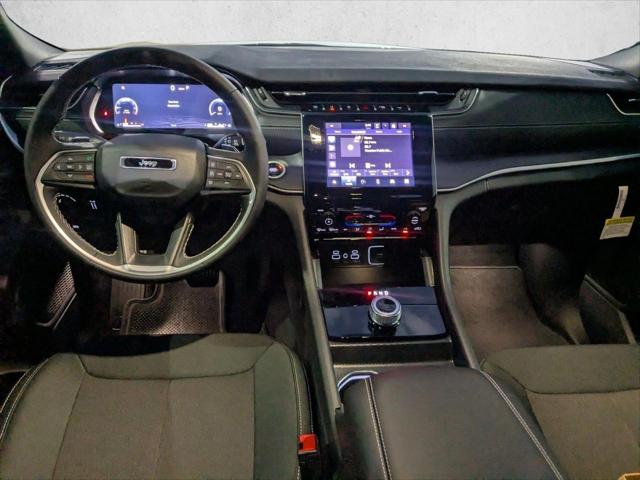 2025 Jeep Grand Cherokee Laredo 4x4