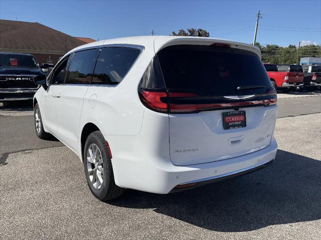 2026 Chrysler Pacifica Select AWD