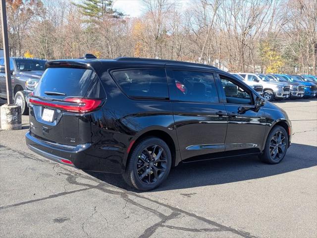 2026 Chrysler Pacifica Limited AWD