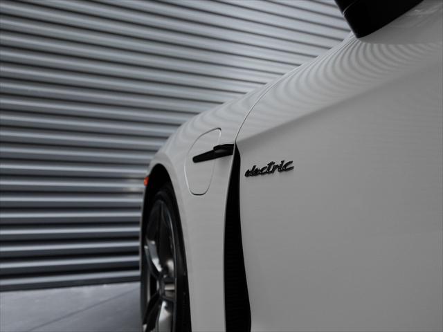 2025 Porsche Taycan Turbo